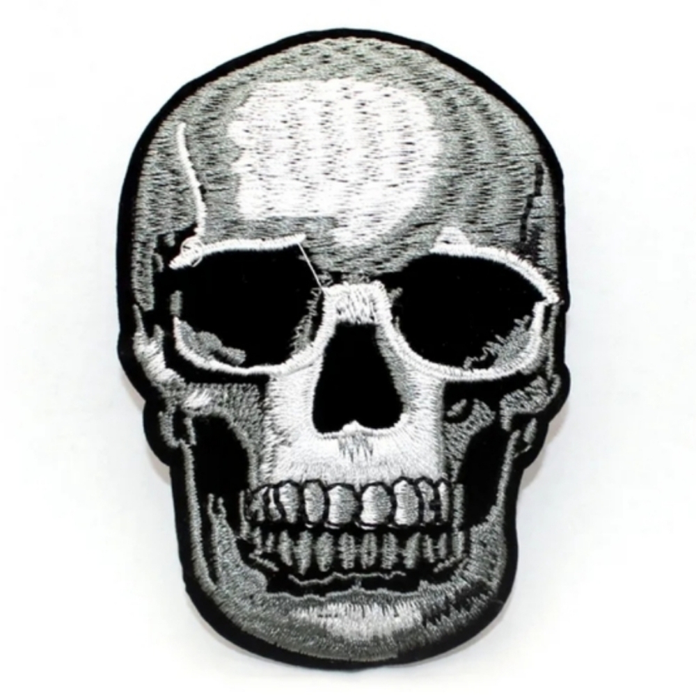 💀 Skull Iron-on Patch - Picture 1 of 6
